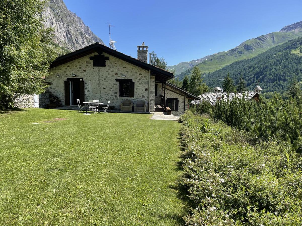 L'Atelier Du Temps - Baita Grandes Jorasses Montita Exterior photo